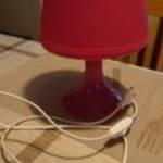 Piros asztali álló lámpa eladó. fotó