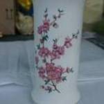 Egy virág mintás Aquincum porcelán váza eladó. fotó
