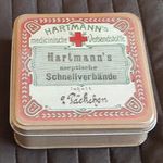 Hartmann sebtapasz fémdoboza 11*11 cm-es (L) fotó