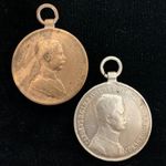2db Ferenc József bronz és IV. Károly ezüst Vitézségi érem 1Ft NMÁ fotó