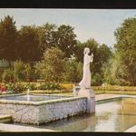 Balatonlelle, Béke park leány szoborral fotó