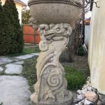 Antik kerti szobor sárkány vízköpő puttó virágtartó fotó