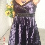 Újszerű 36-s 160-s lila plüss (maxi?) ruha, koszorúslányruha, alkalmi ruha. fotó