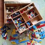 Lego 70-es évek hatalmas készlet fa dobozban 359, 692, 657 leírással fotó