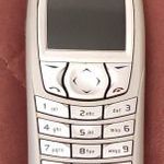 Nokia 6610 régi nyomógombos mobiltelefon (L) fotó