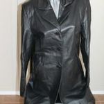 Fekete színű, közép hosszú Betty Smith bőrkabát, bőr kabát. M. fotó