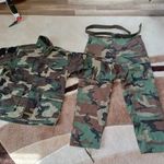 Katonai ruházat Woodland fotó