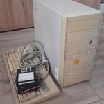 RETRO PC 386 SX + billentyűzet + 20 db floppy lemez fotó