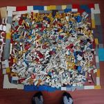 Eredeti Lego koszos karcos ömlesztett 6100g építő kocka lapok kerekek vegyesen fotó