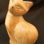 Fa macska kis szobor fotó