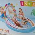 Új! INTEX Candy Zone spriccelős gyerekmedence 295x191x130cm cukorkás csúszdás medence fotó