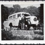 Férfiak Garant (Robur) mentőautóval, magyar rendszám, jármű, közlekedés, 1950-es évek, Magyarorsz... fotó