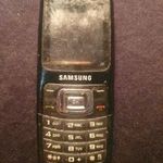Samsung nyomógombos mobiltelefon fotó