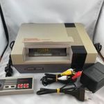 Nintendo NES konzol csomag kiegészítőkkel és játékkal (használt, 1 hónap garancia) fotó
