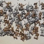 Retro műanyag gyerekjáték 57.db középkori, katona, figura fotó