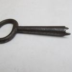 Régi kovácsolt körmös kulcs / behajtó kulcs / 11 cm fotó