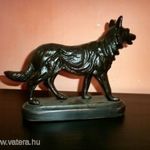 M135 Kutya vagy farkas szobor fotó