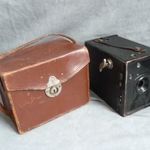 régi Agfa fényképezőgép agfa box bőr tokjában box fényképezőgép 20 as évek drogéria cimkével fotó