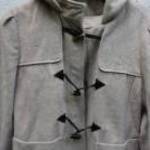 40-es női átmeneti-, és téli kabát világos szürke színben, újszerű állapotban eladó. fotó