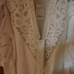 S-es riselt, és hímzett fehér kalocsai női blúz eladó. fotó