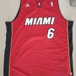 Lebron James NBA Adidas Miami Heat mez (XL) (Mell: 57 cm, Mag: 89 cm) fotó
