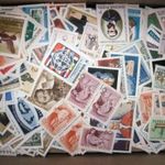 Postatiszta magyar bélyegcsomag kis dobozban komplett sorokkal, öszefüggésekkel stb., 1950-es évektől fotó