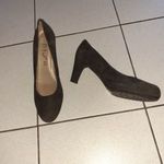 Szinte új Unisa márkás sötétbarna 41-s magassarkú nubuk bőr női cipő fotó