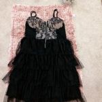 FISHBONE női M-es fekete egész ruha, koktélruha, alkalmi ruha csipke-tüll részekkel fotó