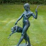 Diana a vadászat Istennője - Óriási bronz szobor műalkotás fotó