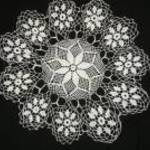 Antik horgolt fehér gömbölyű csipketerítő 11 virágmintával fotó