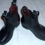29-es fekete rövid csizma magas szárú cipő Dublin fotó