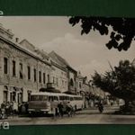 Képeslap, Gyöngyös, Fő tér a MÁVAUT megállóval, IKARUS buszokkal fotó