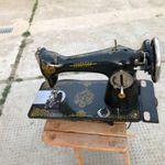 Díszes régi ruszki varrógép varró gép fotó