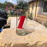 Üveg piros 1-es pohár fotó