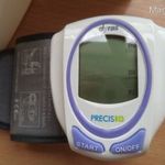 Dyras vérnyomásmérő csuklóra fotó