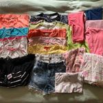 21 db-os lány tavaszi nyári ruha csomag felső ujjatlan póló rövidnadrág leggings 122 / 128 fotó