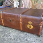 Szép régi utazó bőrönd - hajó koffer - 35 cm magas fotó