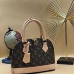 Louis Vuitton táska akció fotó