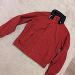 TOMMY HILFIGER férfi S-es vagy kamasz piros színű kapucnis széldzseki, átmeneti kabát , vízhatlan fotó