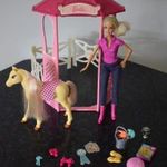 Barbie baba karámmal, ponival fotó