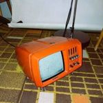 Mini videoton TV répa-narancs színben fotó