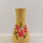 Virágmintás okker kerámia váza (20, 5 cm) fotó