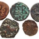 5 db vegyes bronz lot Victorinus, Syracusa, 2 db Bizánci bronzpénz, Indiai bronz Fine-VF fotó