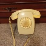 Ritka antik vezetékes fali telefon fotó