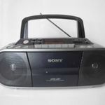 Sony CFD-S01 hordozható rádiós magnó CD lejátszóval jól működik fotó