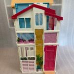 Két emeletes összecsukható Barbie játékház fotó