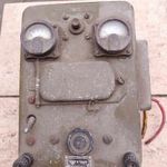 Katonai akkumulátor töltő rádió r104M régi retro fotó