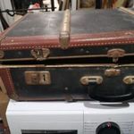 Antik utazó bőrönd fotó