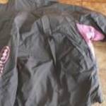Eladó 140-es méretű vizhatlan kislány sikabát, rövid sport kabát fotó
