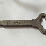 Jelzett antik SINGER SIMANCO varrógép kulcs (87363) fotó
